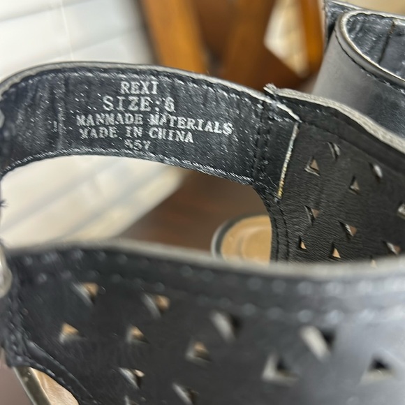 Madden Girl Open Toe Chunky Block Heel Intricate Cut-Out Design Size 6 - Picture 5 of 14